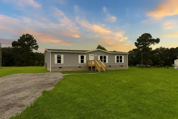 201 Grassy Ln, Bowman, SC 29018