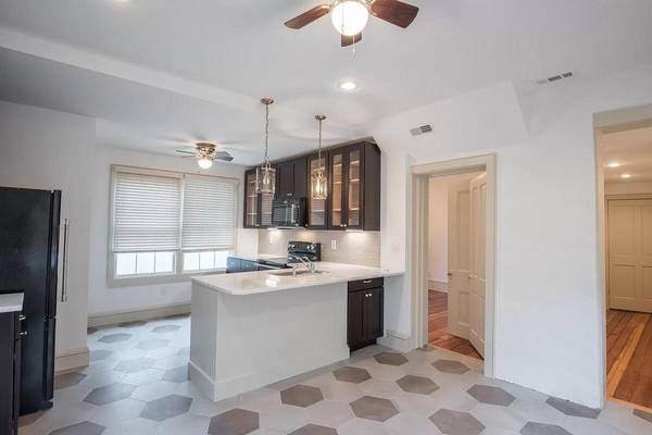 35 Society #H, Charleston, SC 29401
