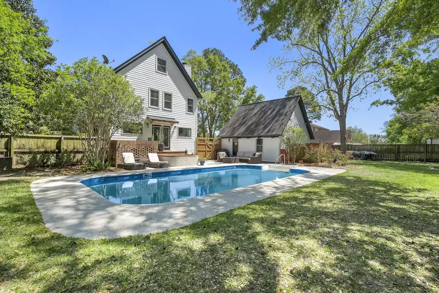 699 Castle Pinckney Dr, James Island, SC 29412