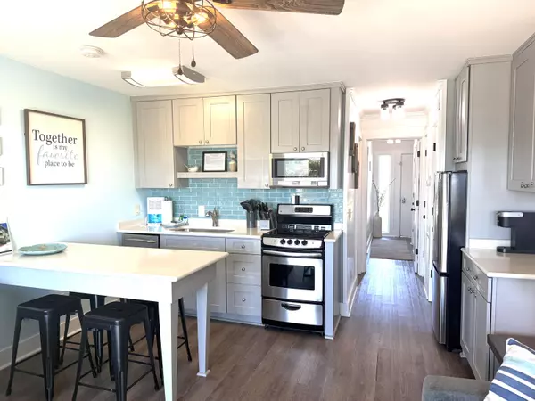 Isle Of Palms, SC 29451,1300 Ocean Blvd Blvd #208