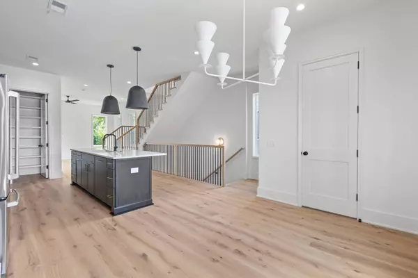 46.5 Cooper St, Charleston, SC 29403