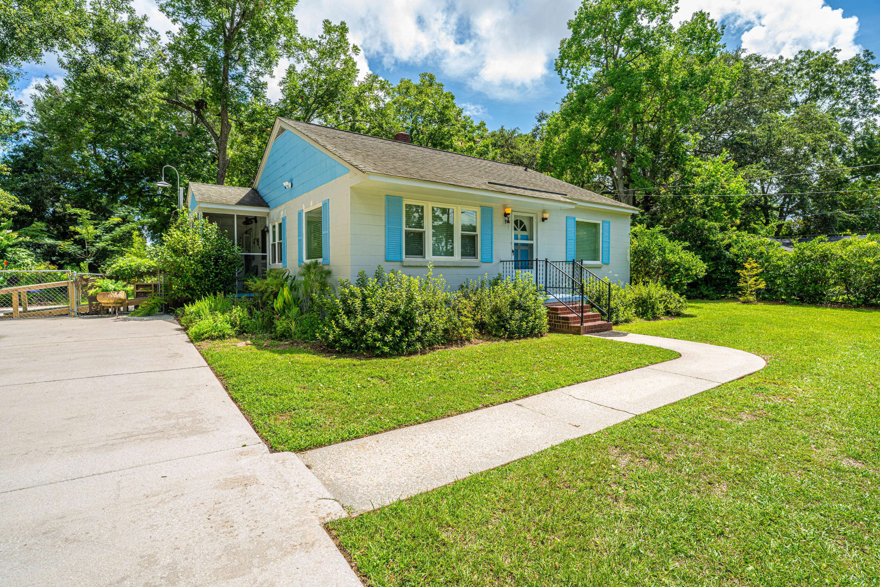 1763 Brantley Dr, Charleston, SC 29412