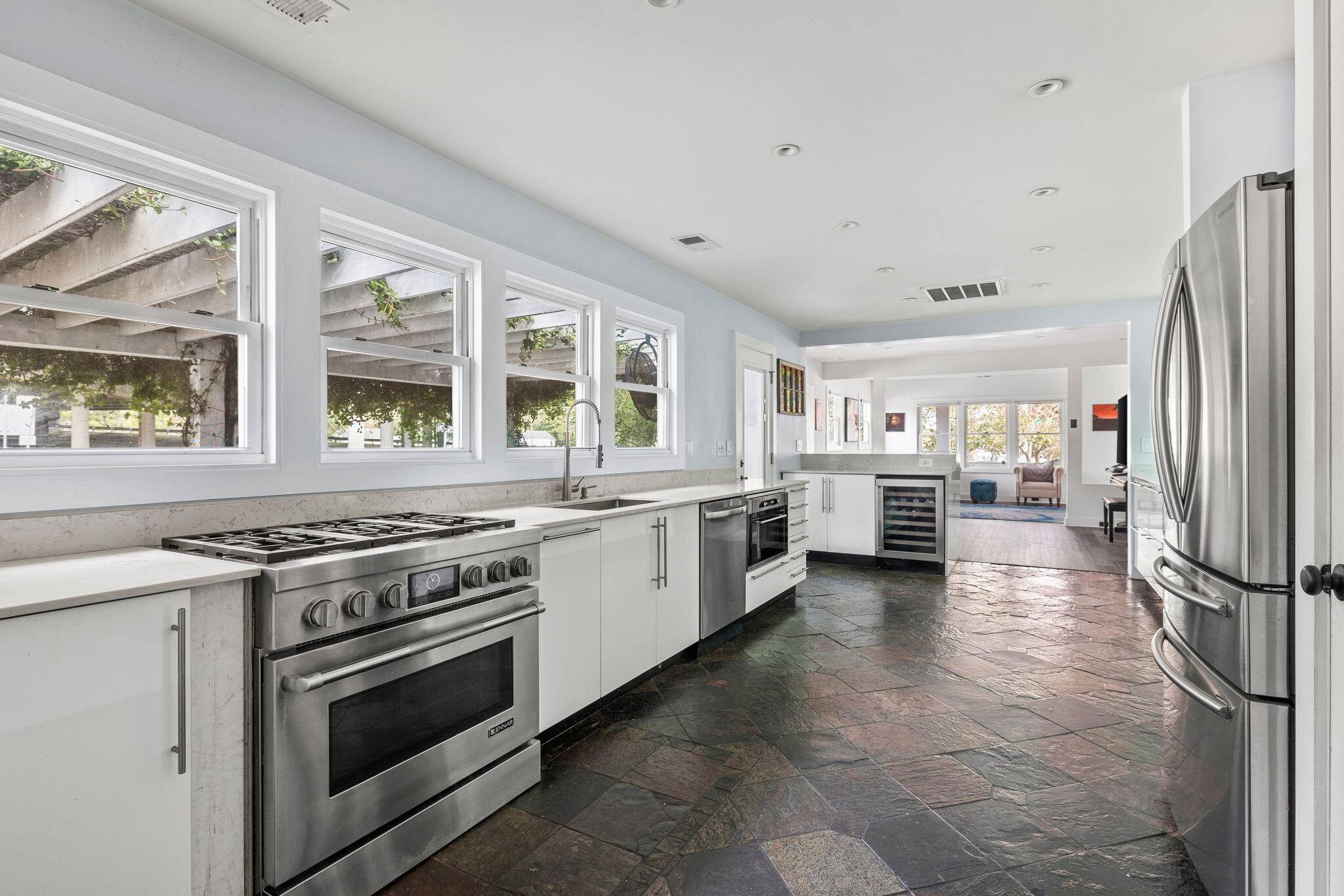 43 N Enston Ave, Charleston, SC 29403