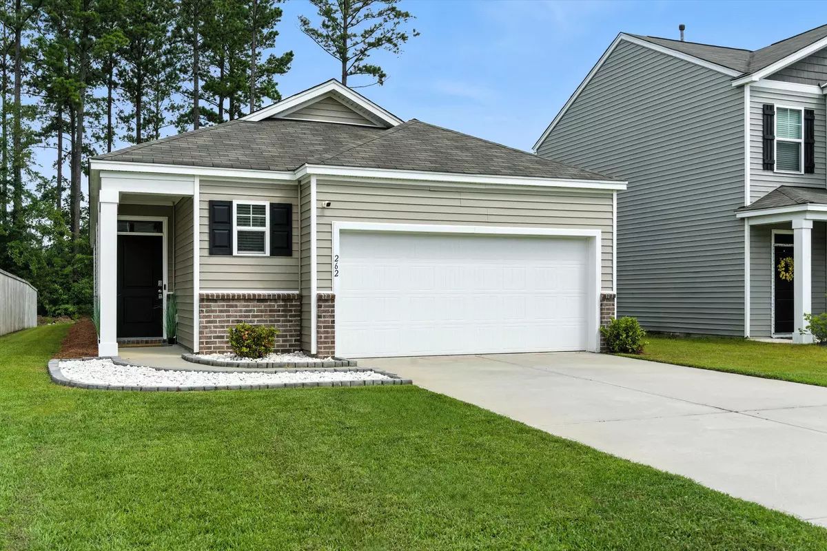 Summerville, SC 29486,262 N Light Way