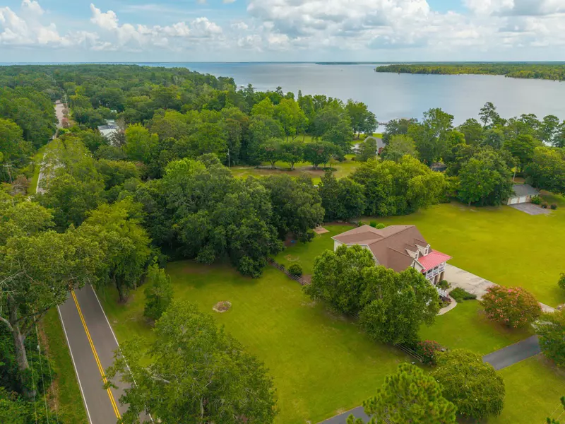 1748 Pinopolis Rd, Pinopolis, SC 29469