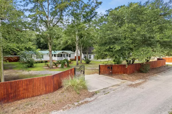 Walterboro, SC 29488,65 Platinum St