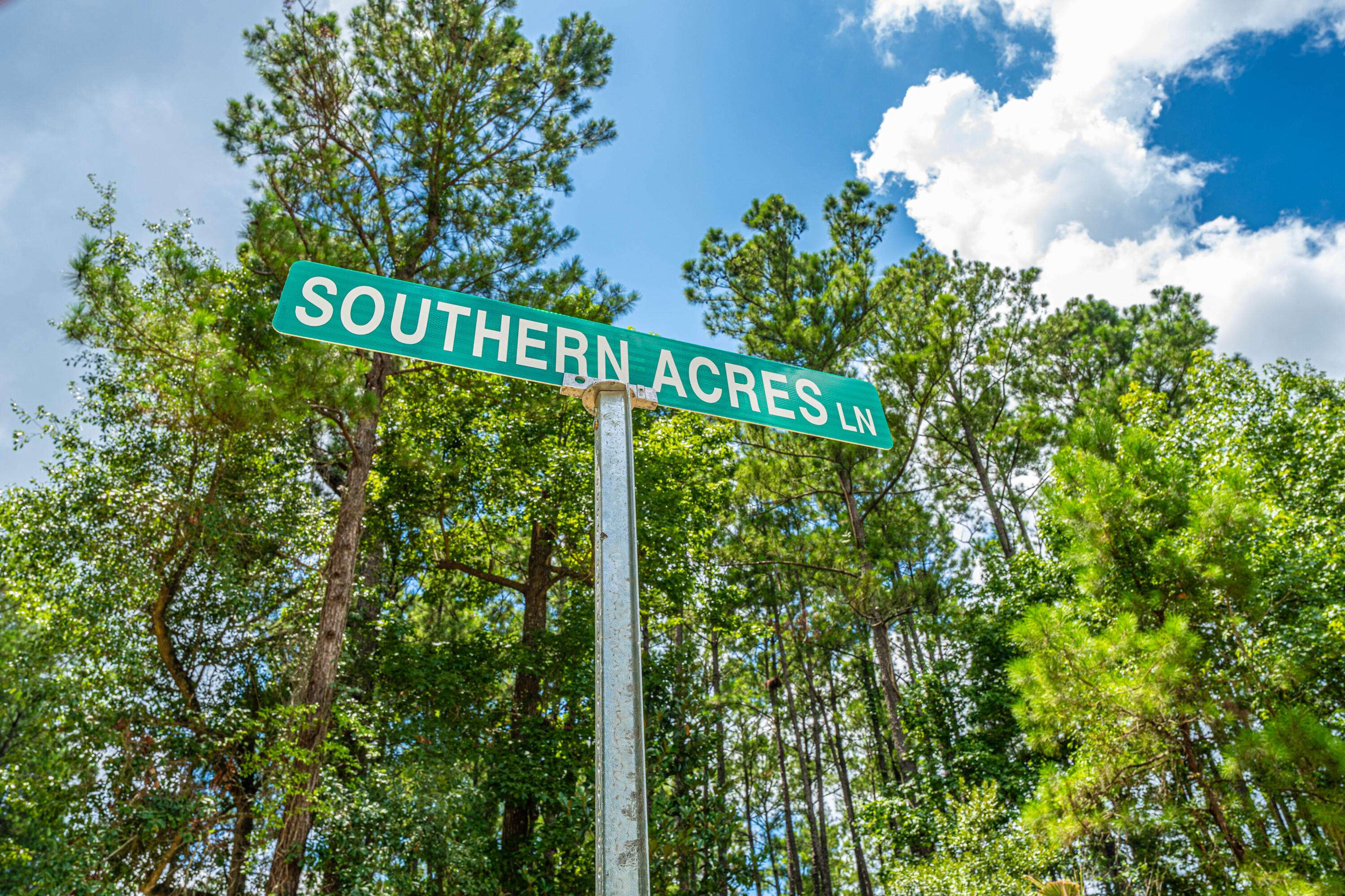 569 Southern Acres Ln, Summerville, SC 29486