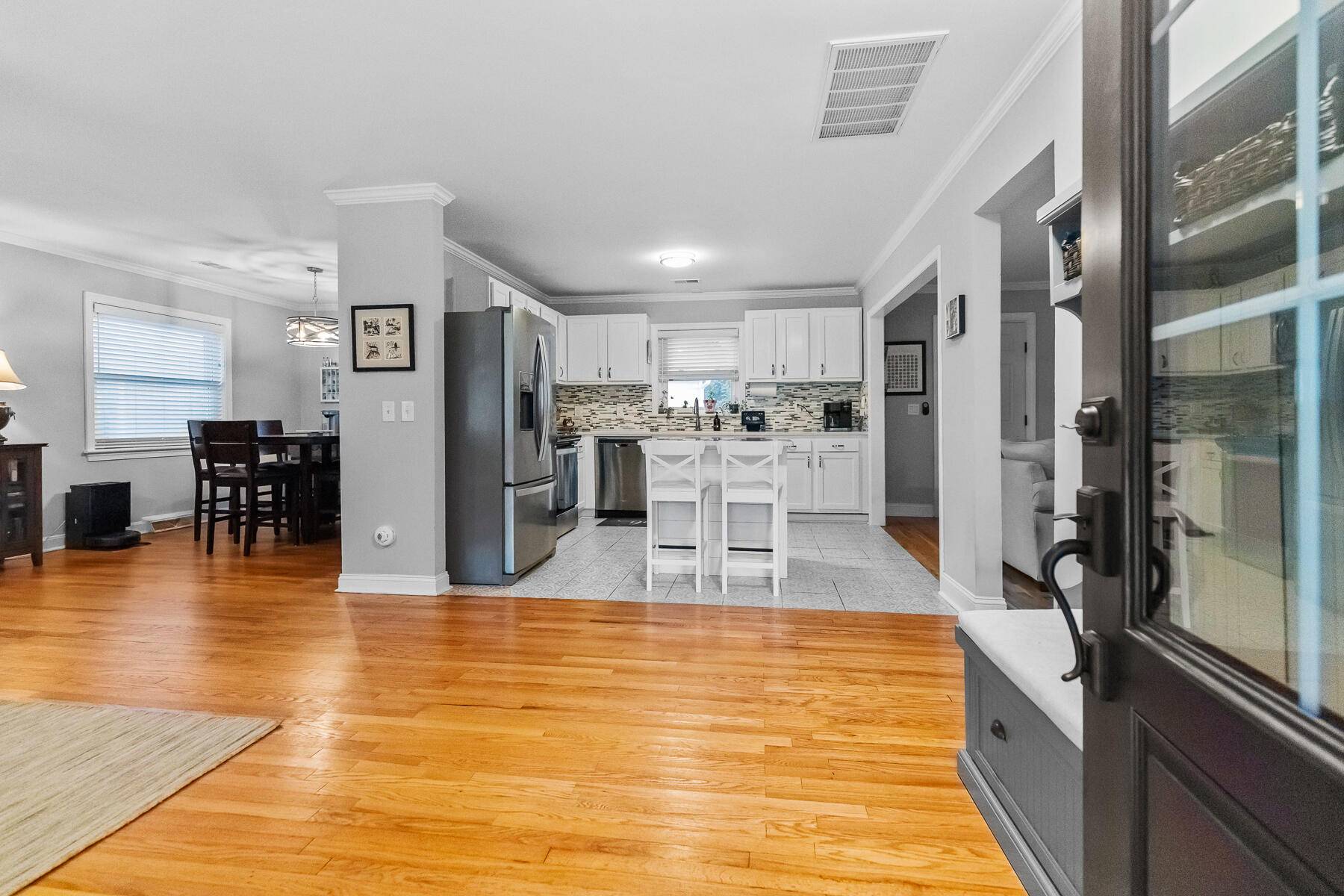 1361 Coosaw Dr, Charleston, SC 29407