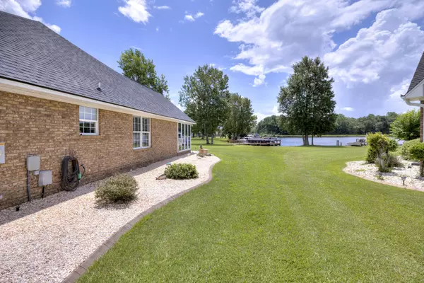 Manning, SC 29102,127 Ridge Lake Dr