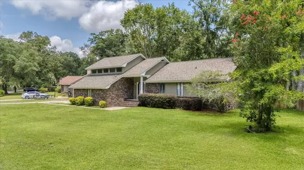 Summerville, SC 29485,211 Turtle Cove Rd