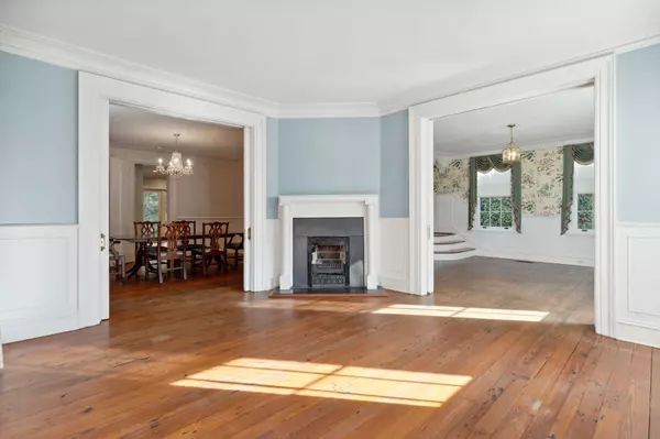 Charleston, SC 29401,14 Lamboll St