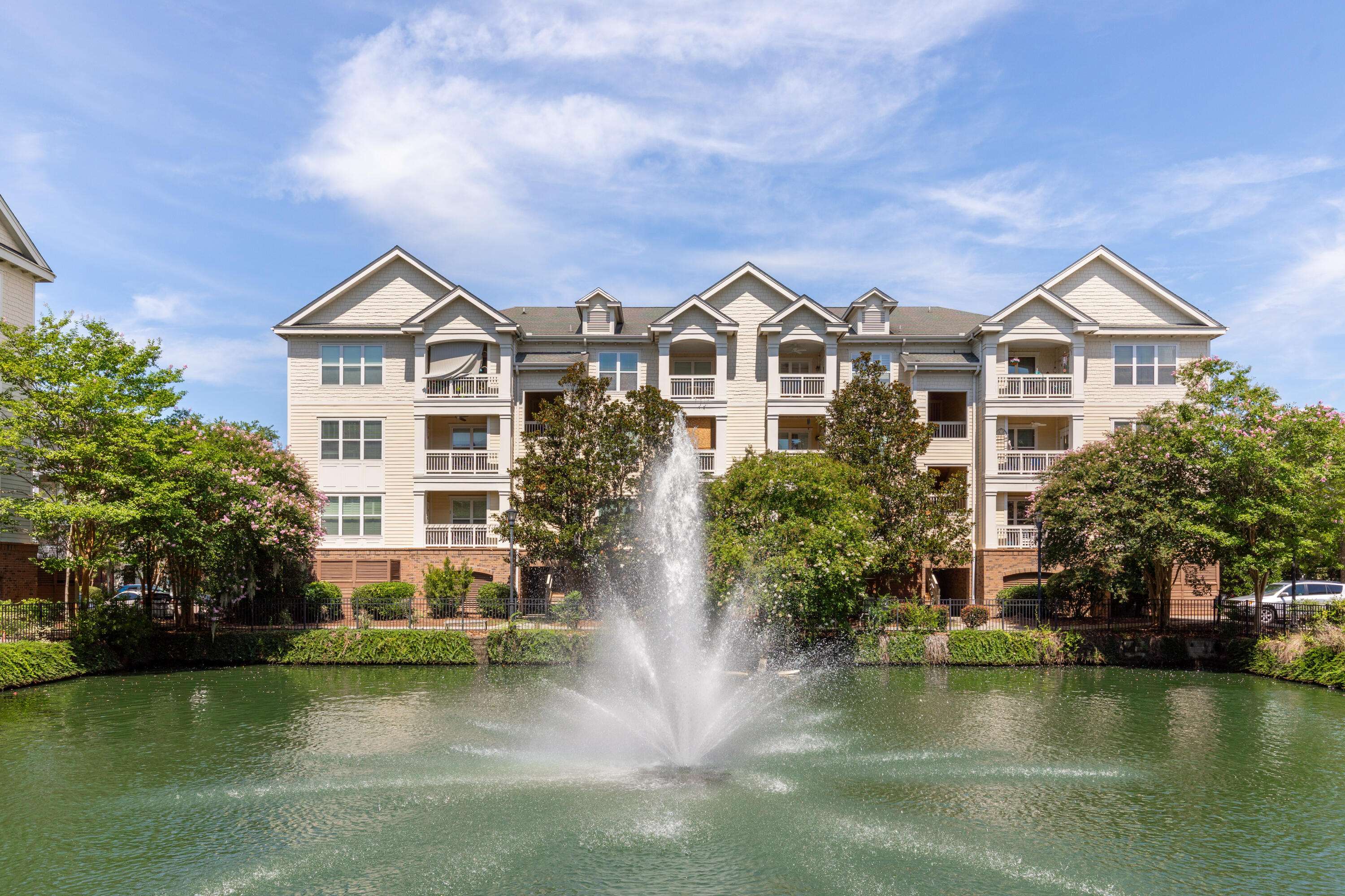 2244 Ashley Crossing Dr #125, Charleston, SC 29414