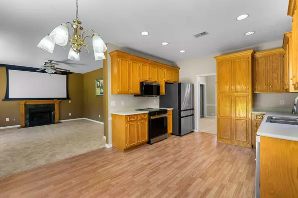 North Charleston, SC 29420,8752 Evangeline Dr