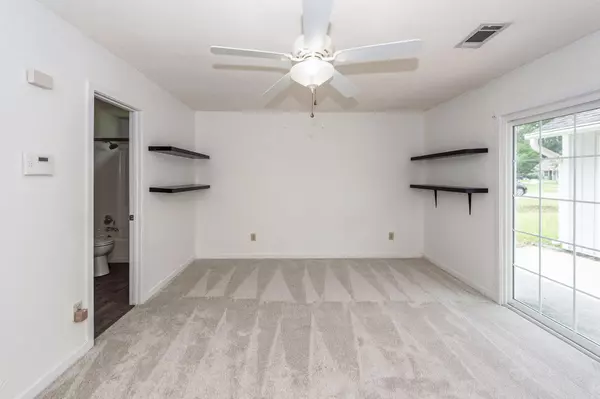 Summerville, SC 29486,105 Photinia Ct