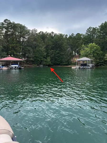 421 Peninsula Rd, West Union, SC 29696