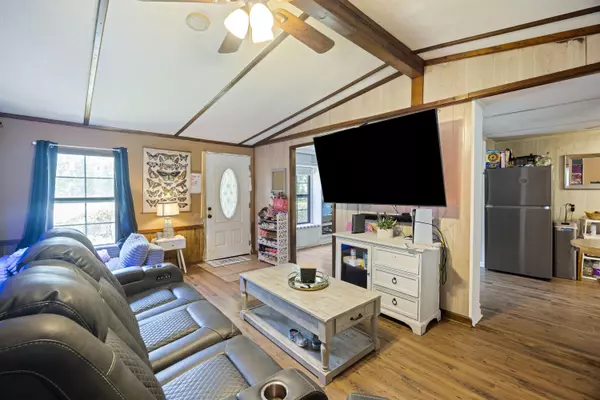 Ravenel, SC 29470,5681 Old Jacksonboro Rd