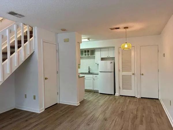 Charleston, SC 29414,2494 Etiwan Ave #B9