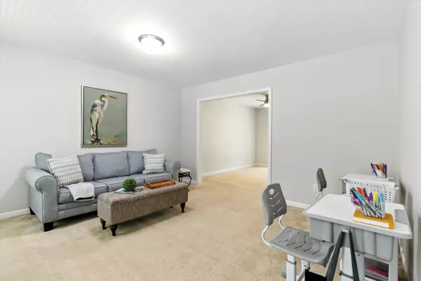 Huger, SC 29450,522 Bertha Ln