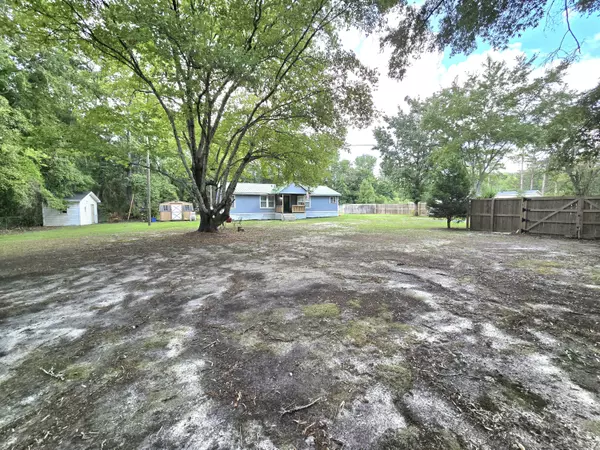 Summerville, SC 29483,228 W Steele Dr