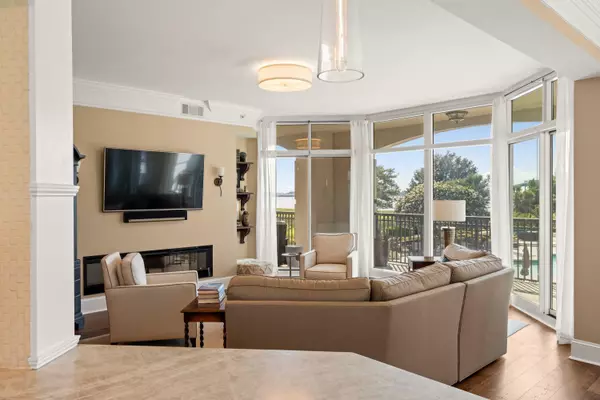 Mount Pleasant, SC 29464,222 S Plaza Ct