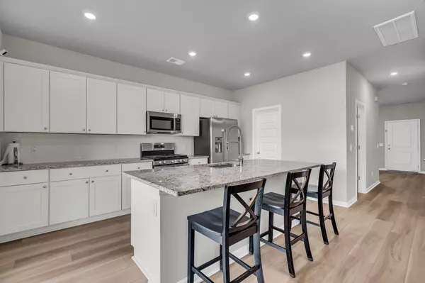 Summerville, SC 29485,148 Tuscan Sun St