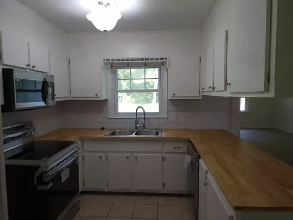 Kingstree, SC 29556,37 Beaver Creek Rd