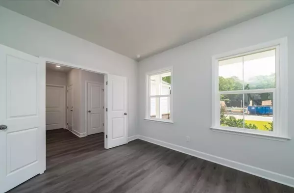 Huger, SC 29450,106 Royal Cainhoy Way