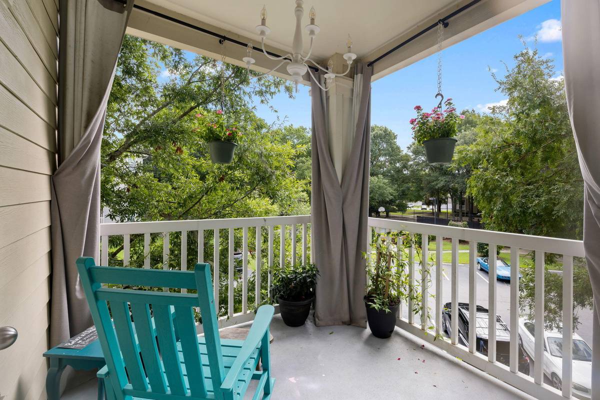 Charleston, SC 29412,700 Daniel Ellis Dr #2201