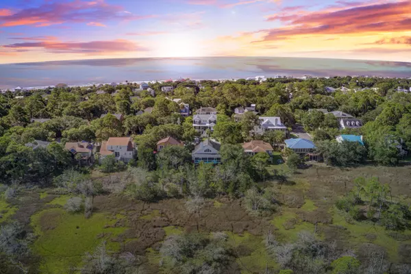 Folly Beach, SC 29439,410 W Indian Ave