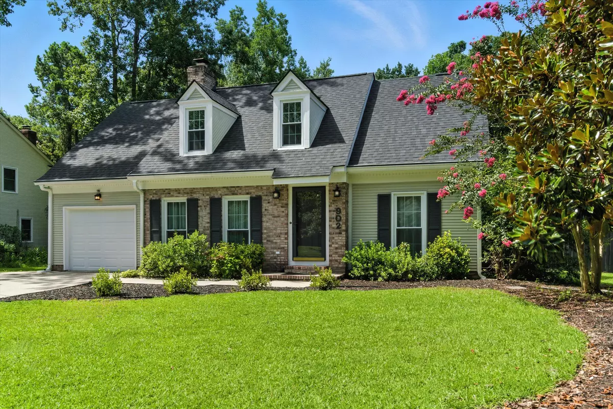 Summerville, SC 29485,902 Essex Dr