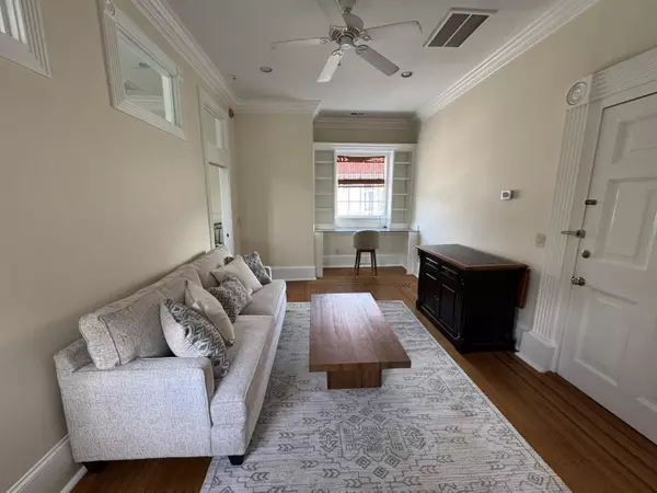 Charleston, SC 29401,33 Pitt St #6