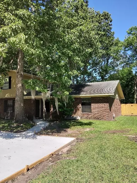 137 Susan Dr #A, Summerville, SC 29485