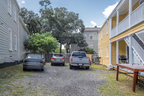 Charleston, SC 29403,2 Woolfe St #A & B