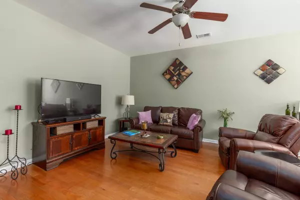 Charleston, SC 29414,858 Bibury Ct