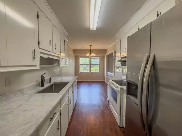 Summerville, SC 29486,215 Ruffin Rd