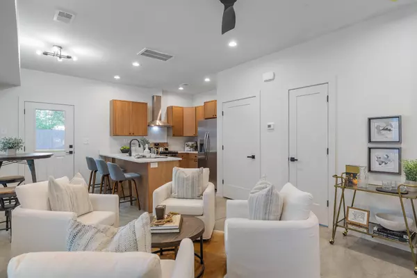 Hanahan, SC 29410,5812 Knight St