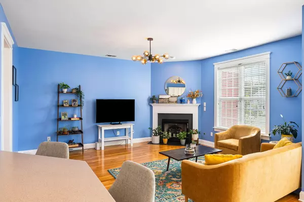 Summerville, SC 29483,218 Barberry St