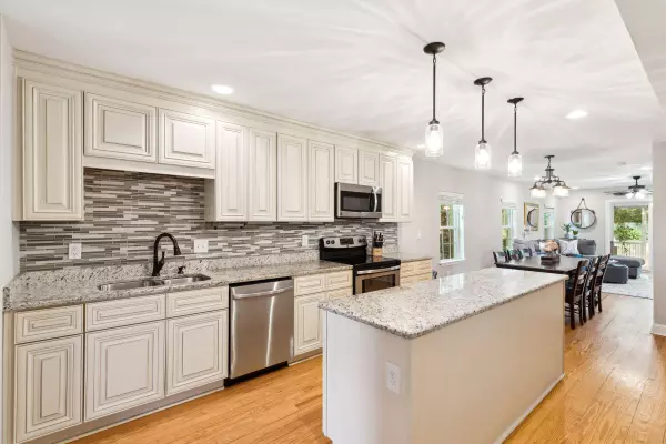 Charleston, SC 29403,177 Romney St