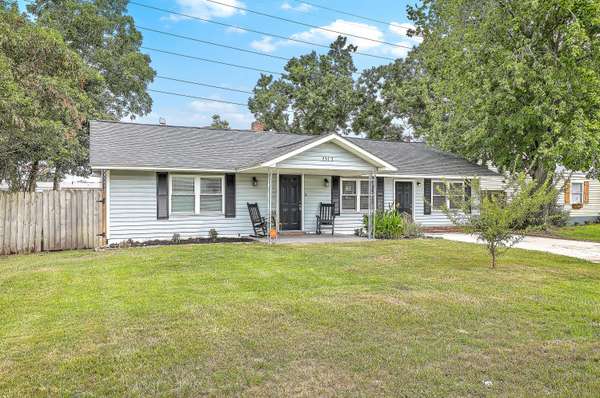 2317 Elegans Dr, North Charleston, SC 29405