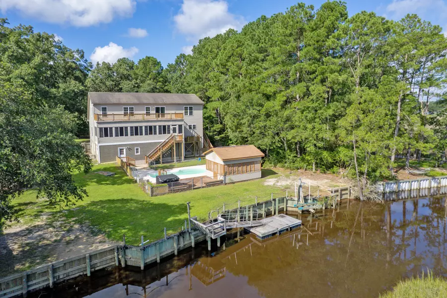8597 Doar Rd, Awendaw, SC 29429