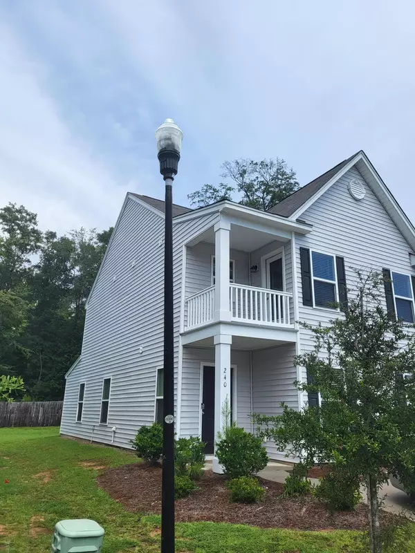 Summerville, SC 29485,240 Spencer Cir