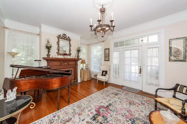 Walterboro, SC 29488,458 Hampton St