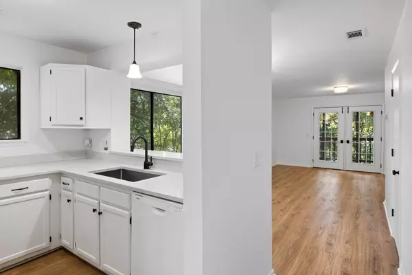 Charleston, SC 29412,1530 Fort Johnson Rd #2e