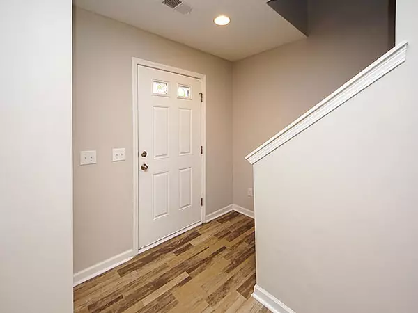 Goose Creek, SC 29445,557 Truman Dr