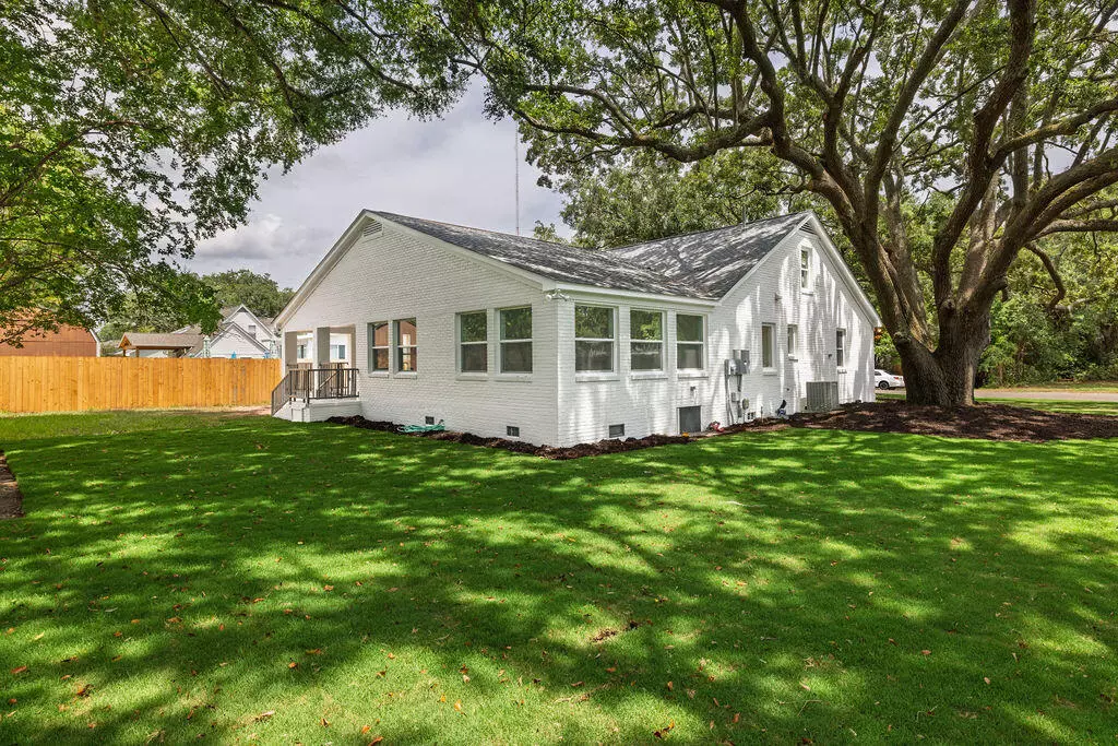 Mount Pleasant, SC 29464,1154 Island View Dr