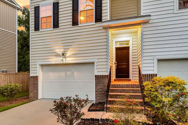 Charleston, SC 29414,137 Claret Cup Way