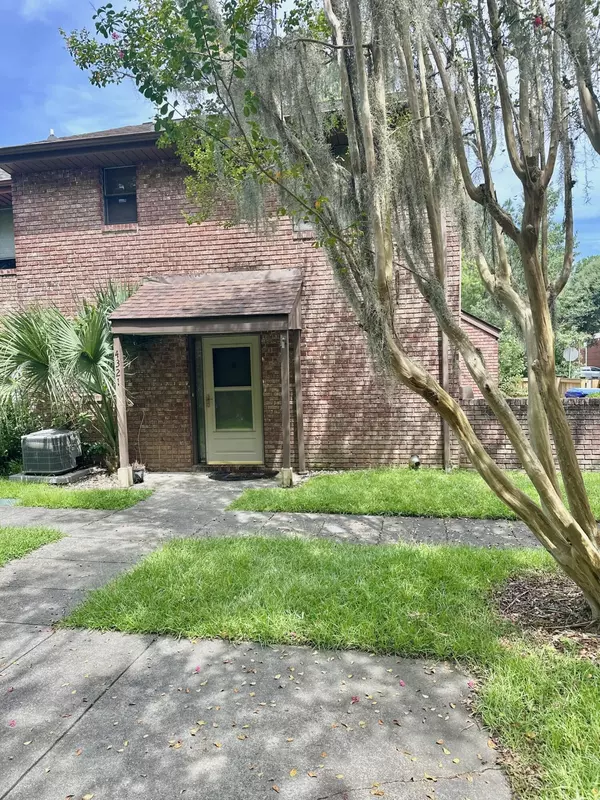 4321 Great Oak Dr, North Charleston, SC 29418