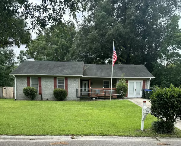 210 Kirksey Dr, Summerville, SC 29485