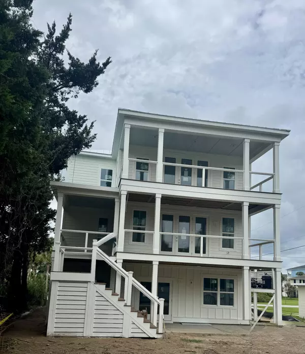 Isle Of Palms, SC 29451,312 Palm Blvd