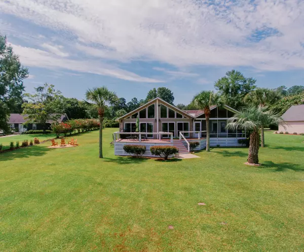 1202 Shore Dr, Manning, SC 29102